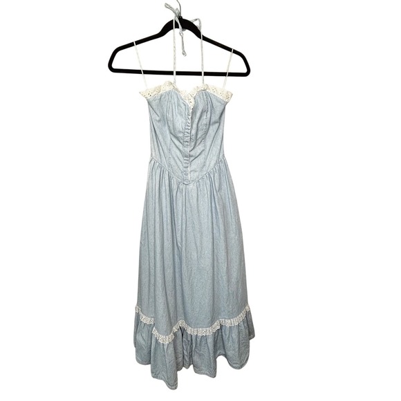 70s Denim Halter Dress Size S Light Wash Eyelet Lace Trim Pockets Milk Maid - Picture 14 of 14